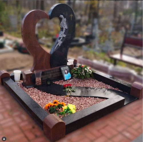 China Xingyan Customized Heart-shaped Art Tombstone
