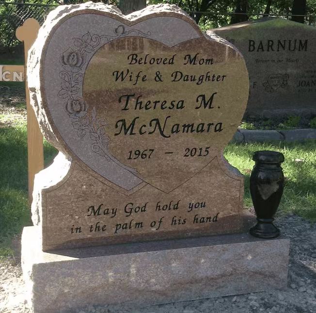 China Xingyan Heart shaped Commemorative Art Granite Tombstone