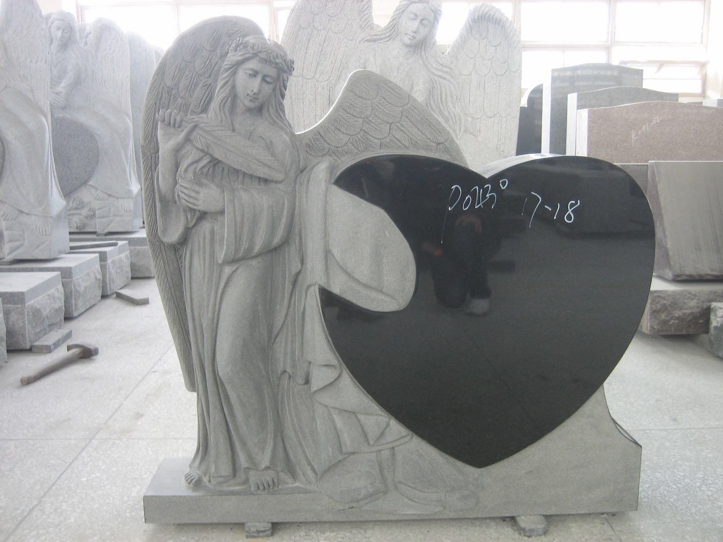 Xingyan European-Style Angel Guardian Heart-Shaped Tombstone